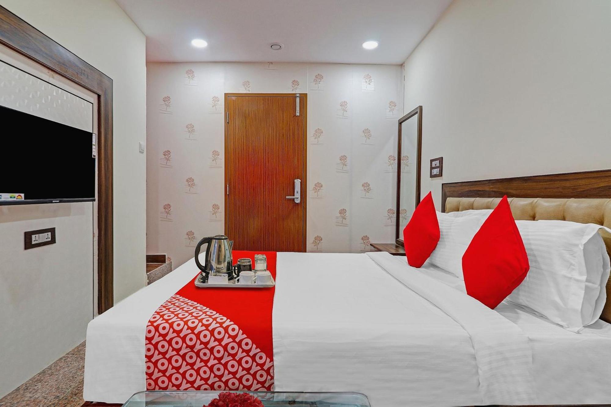 Heavens Inn Near Rasoolpura Metro Station 하이데라바드 외부 사진