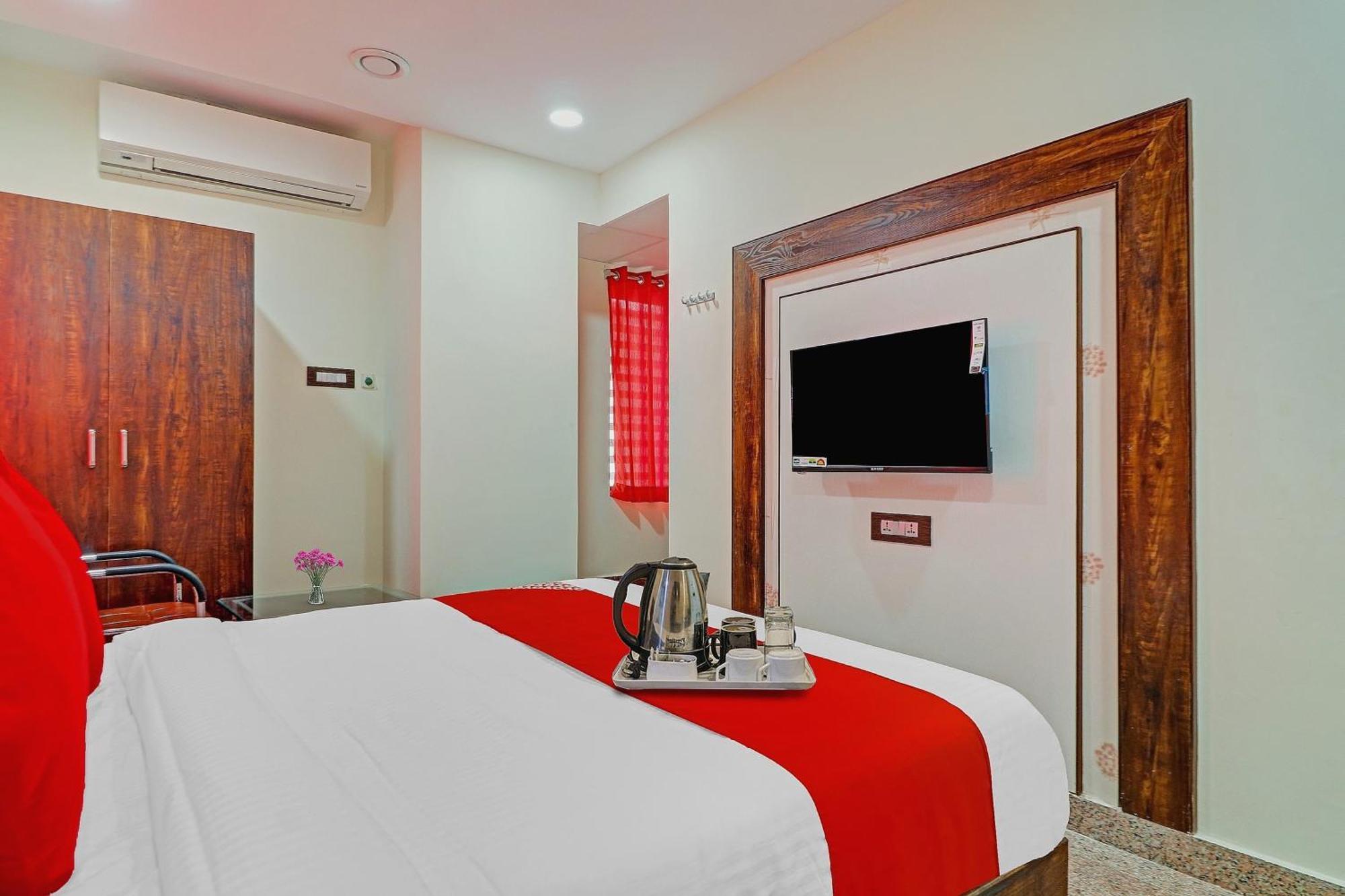 Heavens Inn Near Rasoolpura Metro Station 하이데라바드 외부 사진
